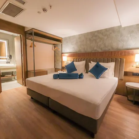 Ramada Encore By Wyndham Karatay מלון קוניה