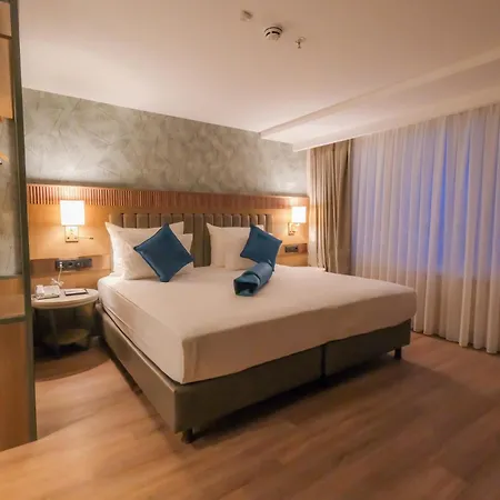 Ramada Encore By Wyndham Karatay מלון קוניה