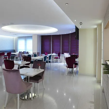 Ramada Encore By Wyndham Karatay מלון