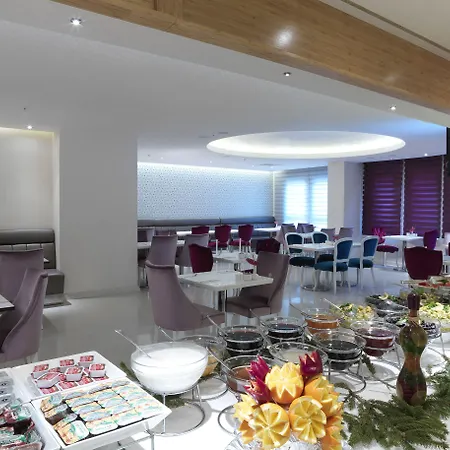 Ramada Encore By Wyndham Karatay מלון 3*