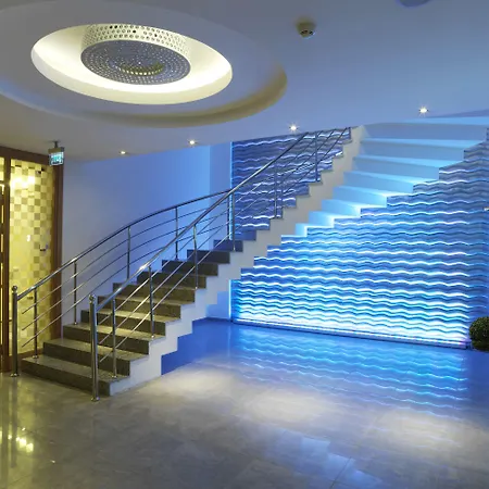 מלון Ramada Encore By Wyndham Karatay