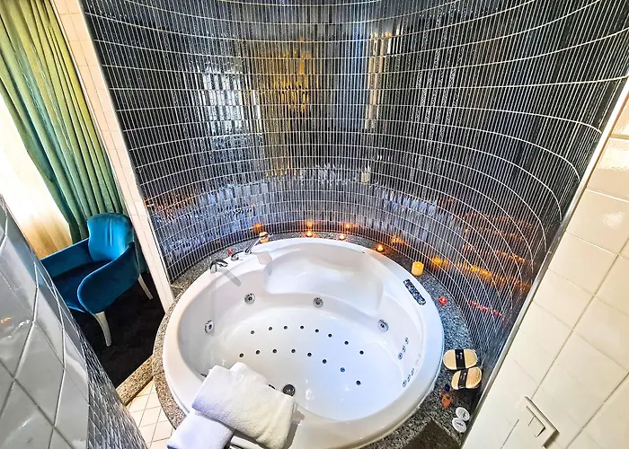 Hotel Ramada Encore By Wyndham Karatay 3*