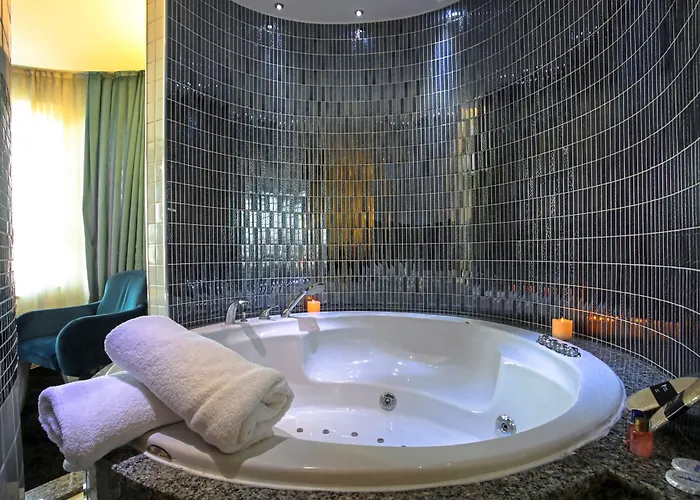 Hotel Ramada Encore By Wyndham Karatay